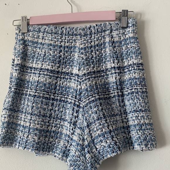 Just want shorts - Picture 7 of 8